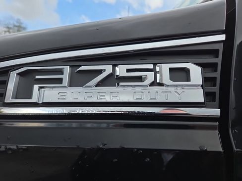 Used 2023 Ford F750 2WD Regular Cab Super Duty image 13