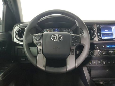 Used 2020 Toyota Tacoma TRD Sport w/ TRD Premium Sport Package AWD/4WD image 14