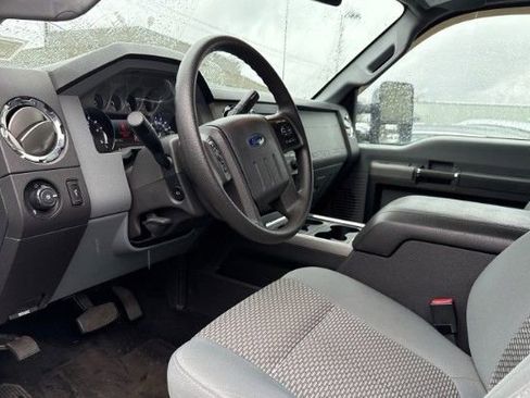 Used 2012 Ford F450 XLT w/ XLT Premium Pkg image 8