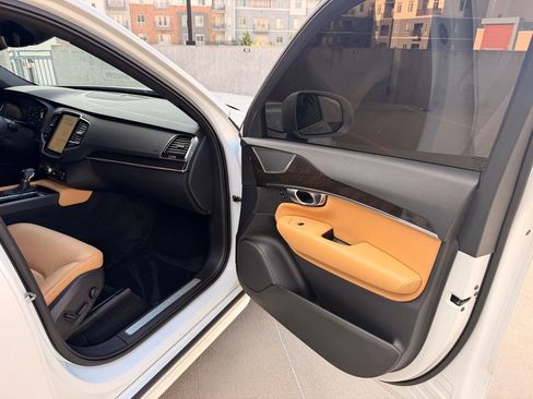 Used 2018 Volvo XC90 T6 Momentum w/ Momentum Plus Package AWD/4WD image 20