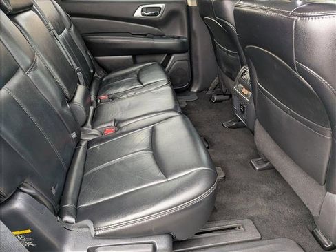 Used 2015 Nissan Pathfinder SL w/ SL Tech Package image 21