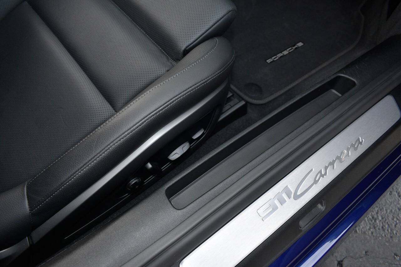 Used 2020 Porsche 911 Carrera image 23