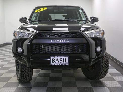 Used 2016 Toyota 4Runner SR5 image 3