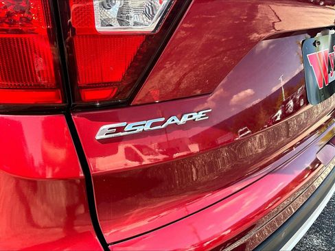 Used 2019 Ford Escape SEL AWD/4WD image 24