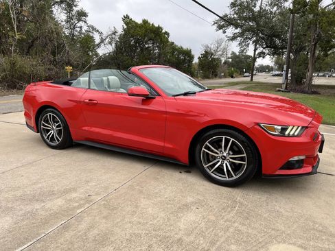 Used 2016 Ford Mustang Premium image 14