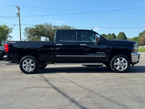 Used 2019 Chevrolet Silverado 2500 LTZ w/ Duramax Plus Package AWD/4WD image 2