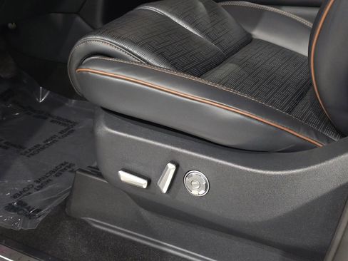 New 2025 Lincoln Navigator Black Label image 16