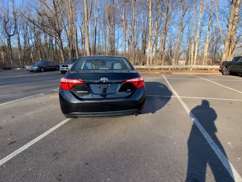 Used 2018 Toyota Corolla LE image 13