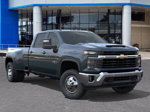 New 2026 Chevrolet Silverado 3500 LT image 7