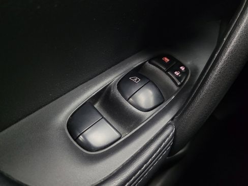 Used 2019 Nissan Rogue Sport S w/ Appearance Package image 27