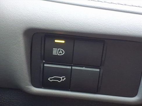 Used 2022 Toyota Highlander XLE image 24