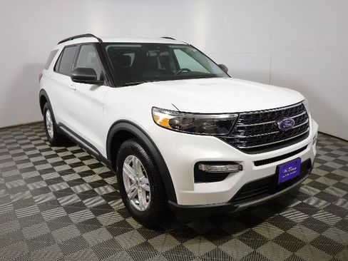Certified 2021 Ford Explorer XLT w/ Equipment Group 202A AWD/4WD image 5