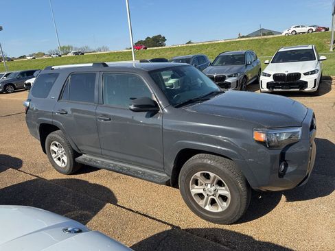 Used 2024 Toyota 4Runner SR5 Premium image 4