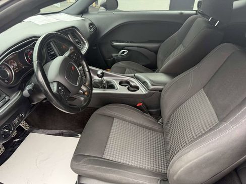 Used 2015 Dodge Challenger R/T w/ Quick Order Package 22B R/T image 10