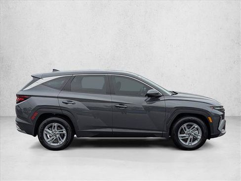 Certified 2026 Hyundai Tucson SE FWD image 4