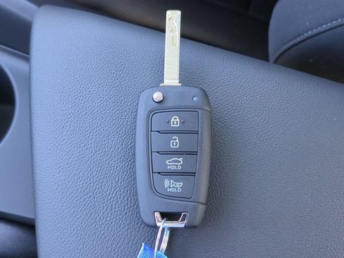 New 2026 Hyundai Elantra SE FWD image 24