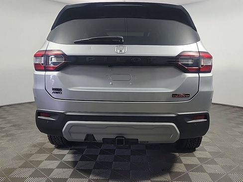 Certified 2025 Honda Pilot TrailSport image 5