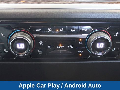 Used 2022 Chevrolet Silverado 1500 LT AWD/4WD image 9