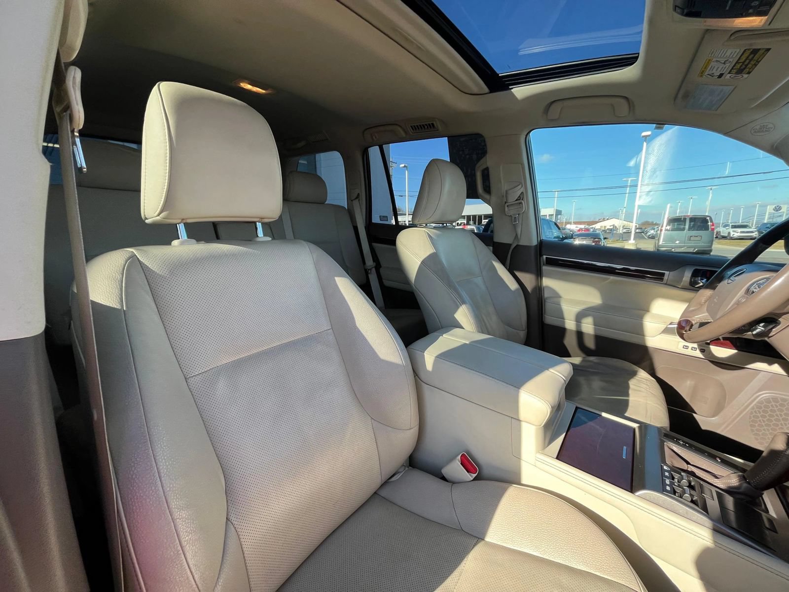 Used 2015 Lexus GX 460 w/ Premium Package AWD/4WD image 34