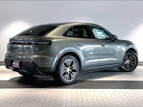 New 2025 Porsche Macan 4S Electric image 7