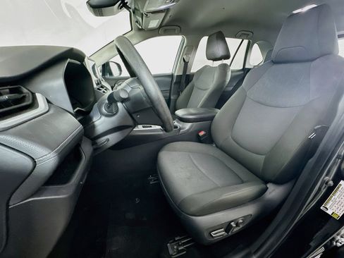 Used 2025 Toyota RAV4 XLE FWD image 13