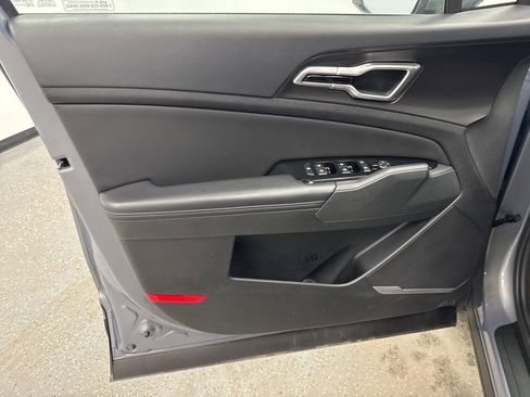 Used 2023 Kia Sportage EX image 6