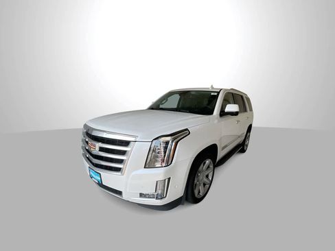 Used 2020 Cadillac Escalade Luxury image 4