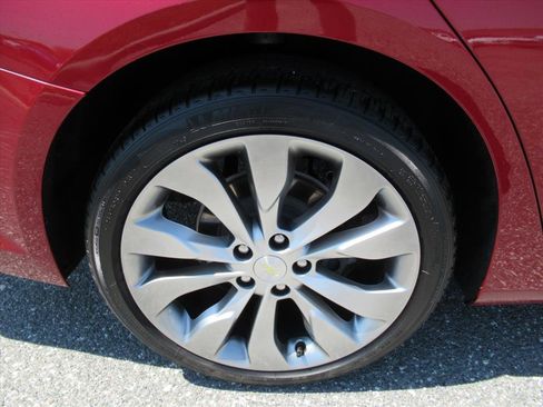 Used 2017 Chevrolet Malibu Premier w/ Premier Sun and Wheel Package image 8