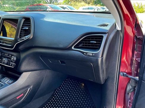 Used 2020 Jeep Cherokee Trailhawk w/ Cold Weather Group AWD/4WD image 19