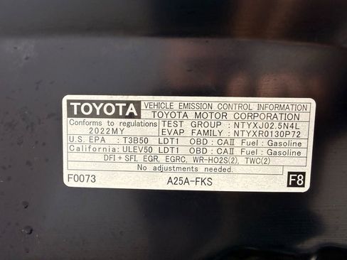 Used 2022 Toyota RAV4 XLE Premium image 29