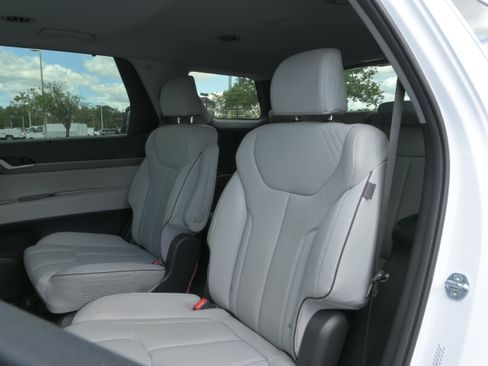 Used 2024 Hyundai Palisade SEL w/ Premium Package FWD image 10