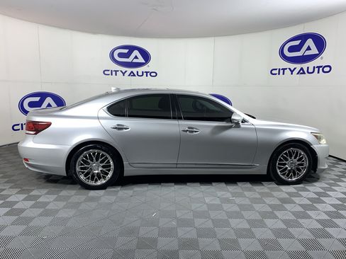 Used 2014 Lexus LS 460 w/ Comfort Package RWD image 2