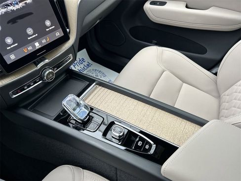 New 2026 Volvo XC60 B5 Plus w/ Climate Package image 22