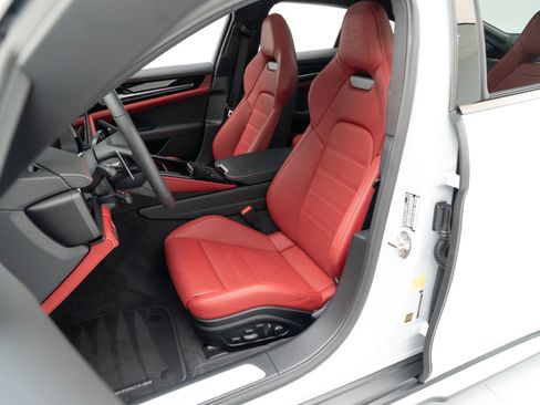 Certified 2026 Porsche Panamera image 5