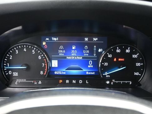 Used 2022 Ford Explorer XLT AWD/4WD image 12