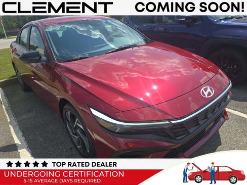 Used 2025 Hyundai Elantra SEL FWD image 2