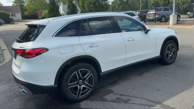 Used 2026 Mercedes-Benz GLC 300 4MATIC image 2