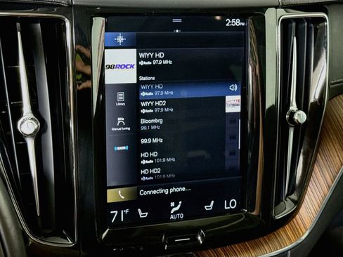 Used 2019 Volvo XC60 T5 Inscription w/ Protection Package AWD/4WD image 7