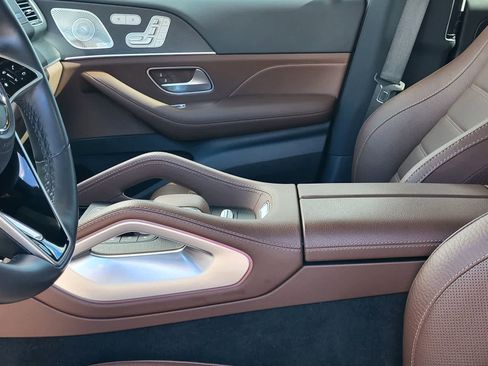 Used 2024 Mercedes-Benz GLS 450 4MATIC image 26