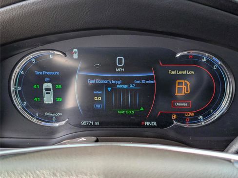 Used 2019 Cadillac Escalade Premium Luxury image 36