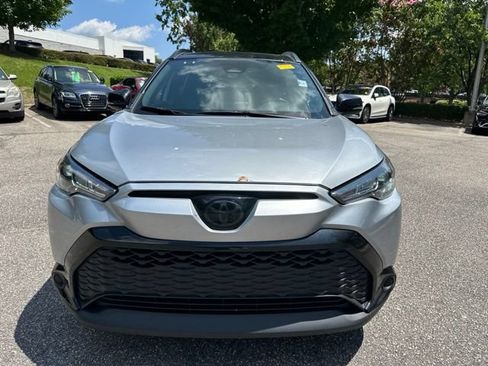 Used 2024 Toyota Corolla Cross AWD Hybrid w/ Moonroof Package image 2