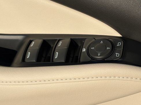 Used 2023 Buick Enclave Essence w/ Sound and Sites Package FWD image 17