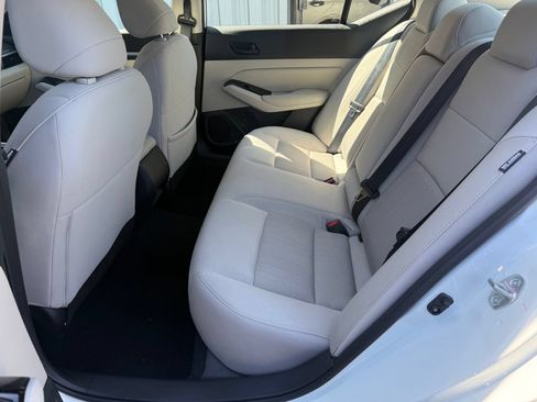 Used 2023 Nissan Altima 2.5 SV w/ SV Premium Package FWD image 16