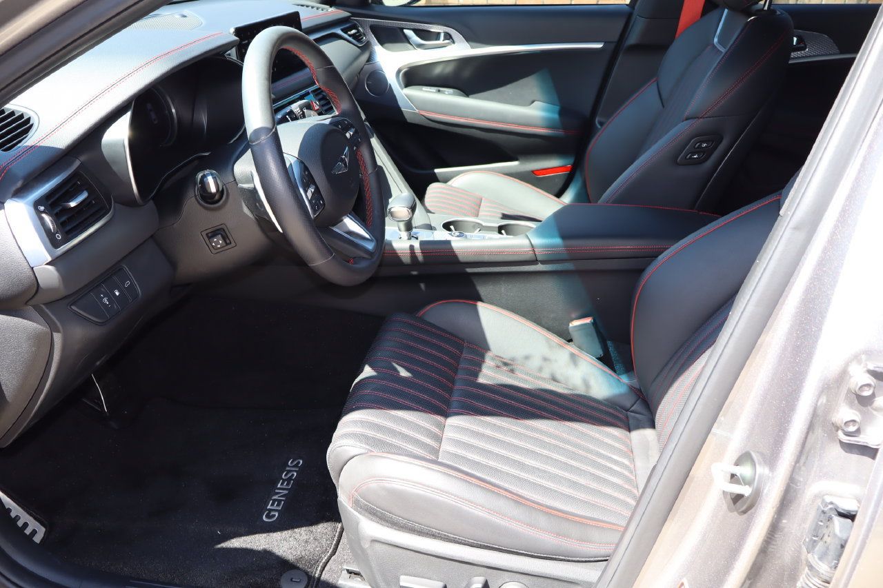 Used 2023 Genesis G70 2.0T w/ Sport Prestige Package RWD image 15
