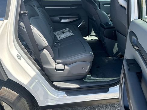 New 2024 Kia EV9 Light image 15