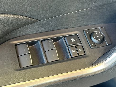 Used 2025 Toyota RAV4 XLE AWD/4WD image 13