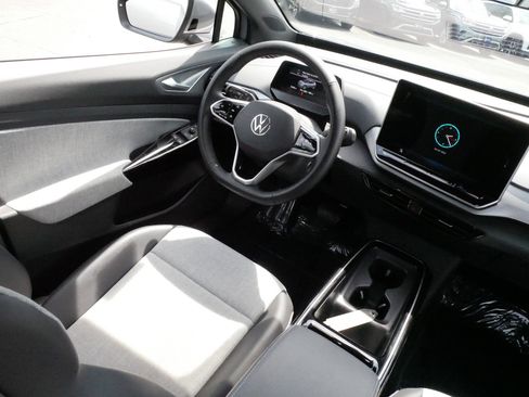 Certified 2024 Volkswagen ID.4 Pro AWD/4WD image 9