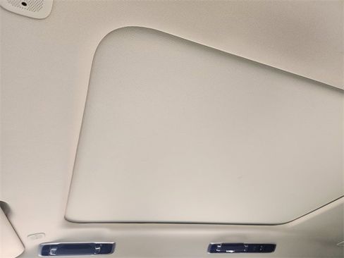 New 2026 Land Rover Range Rover Long Wheelbase SE image 18