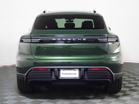 New 2026 Porsche Macan Electric image 11