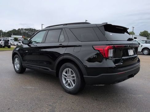 New 2026 Ford Explorer Active RWD image 6